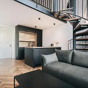 Neu! Palais Residenz Direkt Im Zentrum Inklusive Netflix Dresden